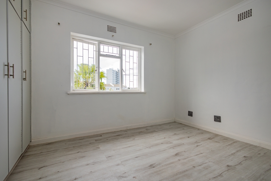 4 Bedroom Property for Sale in Bloubergrant Western Cape